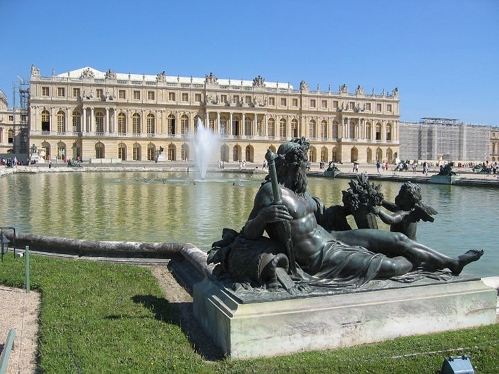 103 Versailles statue and fountain.jpg